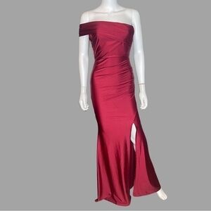 Jour Red One‎ Shoulder Off The Shoulder Satin Evening Gown With Leg Slit